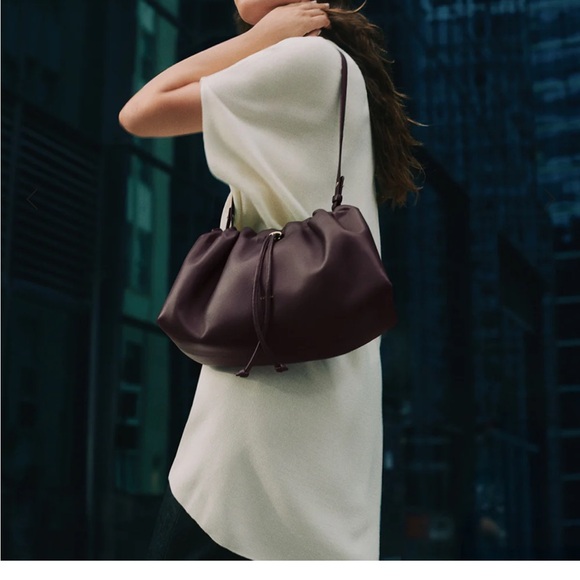 Cuyana Handbags - Cuyana Dia drawstring shoulder bag in smooth lambskin leather- Plum